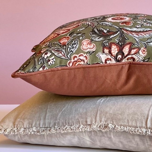 Batik Forest High End fabric Pillow Cover 22 x 22 inches NWT - Picture 5 of 5